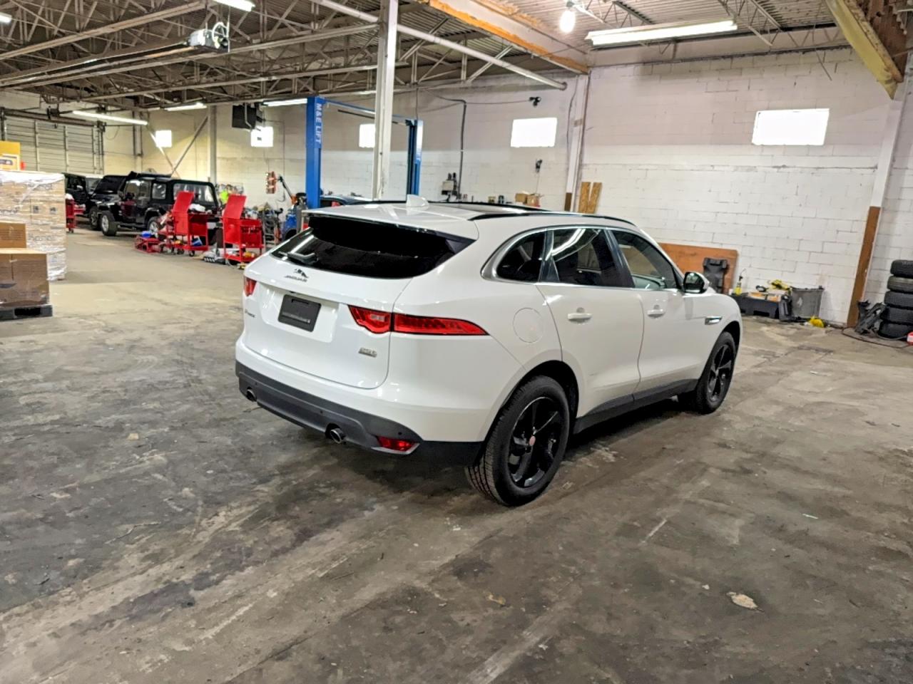 Jaguar F-PACE Premium