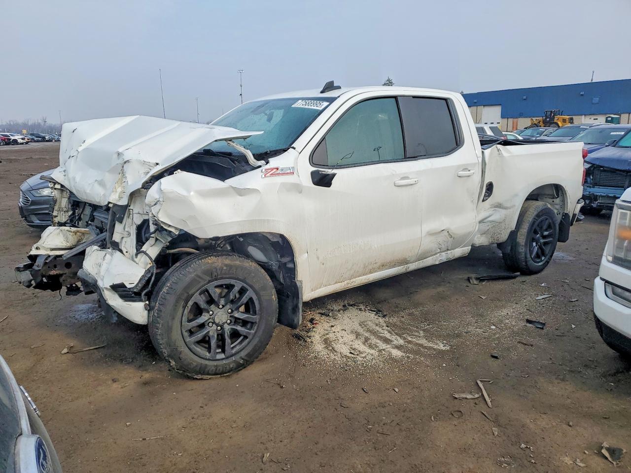 Salvage Chevrolet Silverado Image
