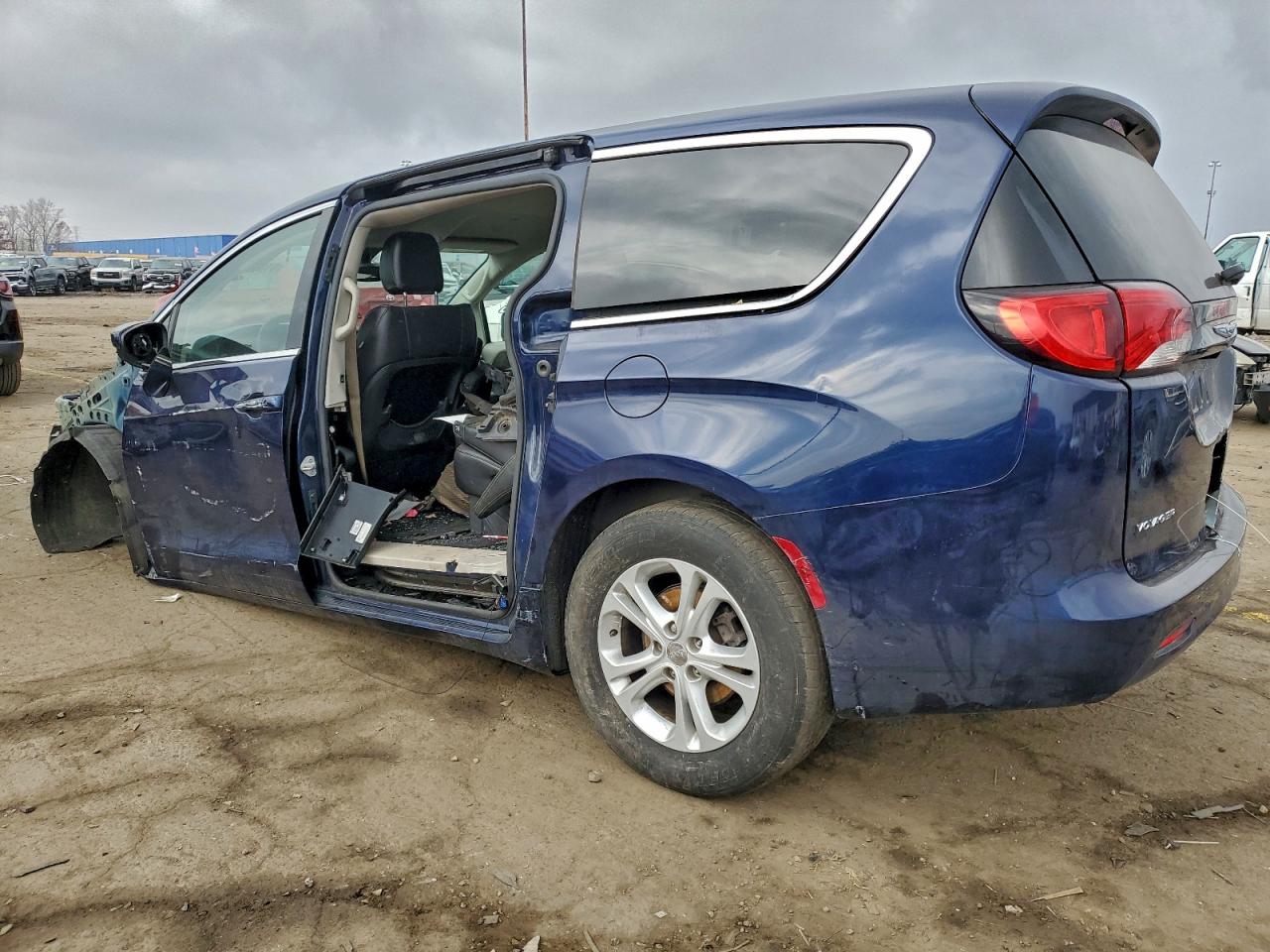 Chrysler Minivan Lxi