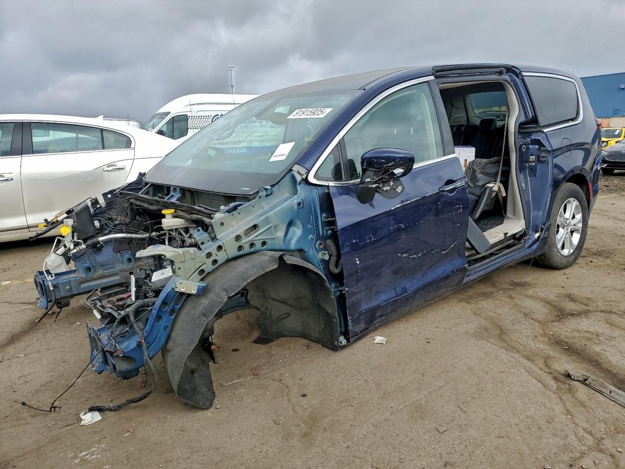 Salvage Chrysler Minivan Image