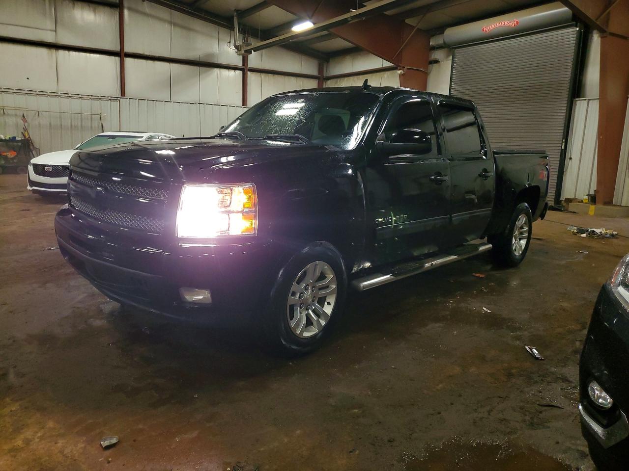 Salvage Chevrolet Silverado Image
