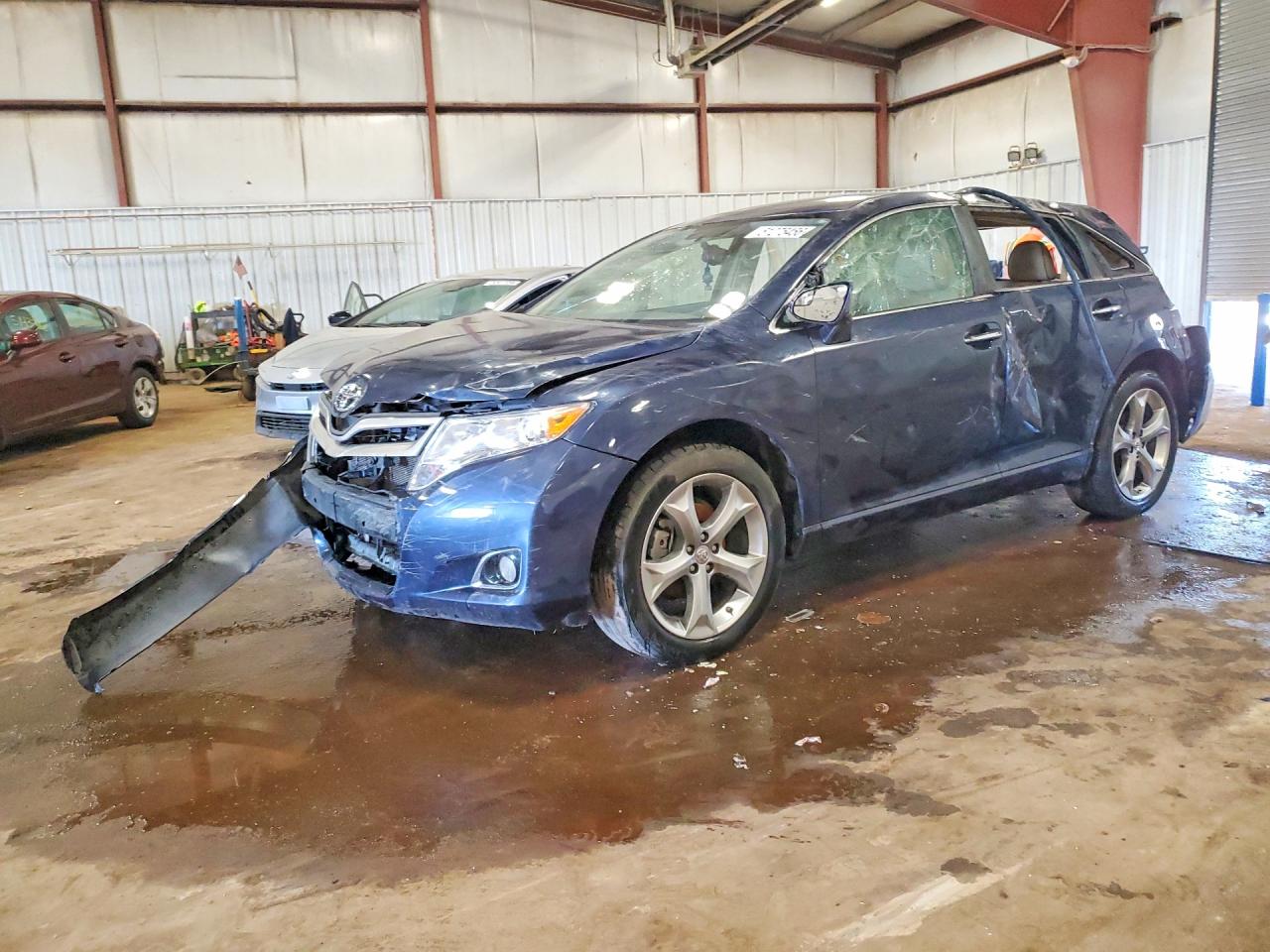 Salvage Toyota Venza Image