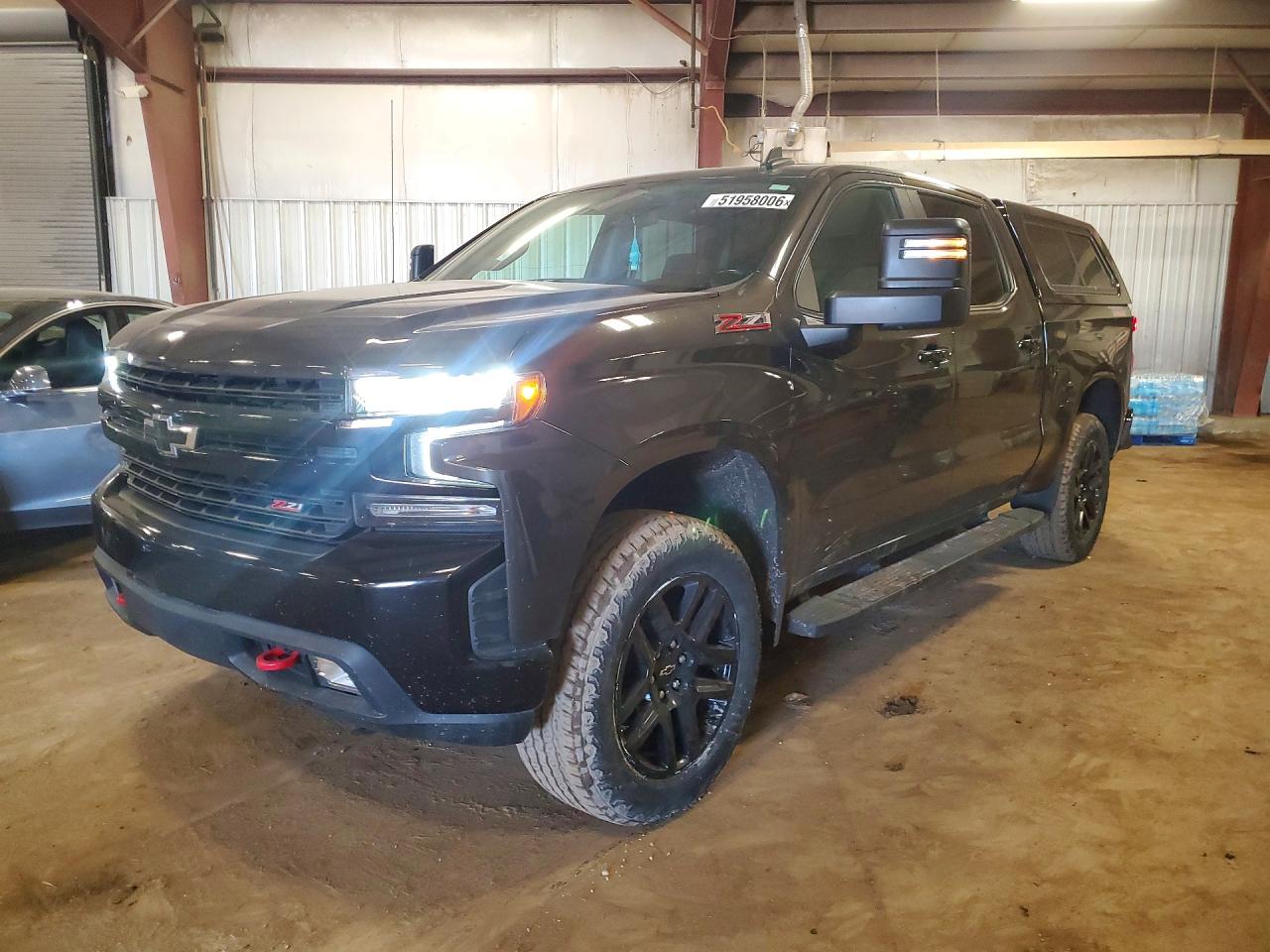 Salvage Chevrolet Silverado Image