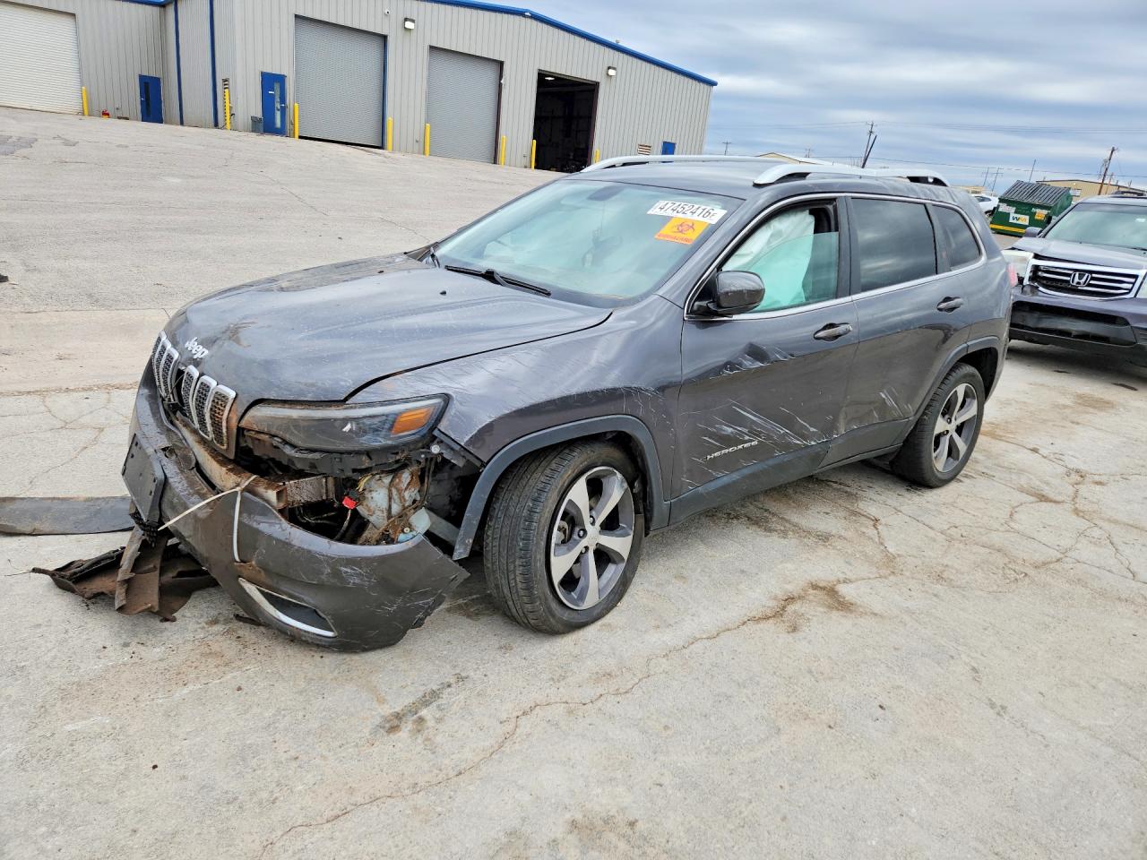 Salvage Jeep Cherokee Image