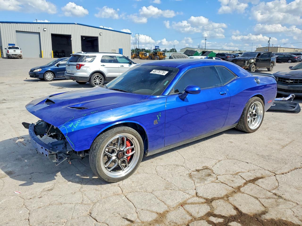 Salvage Dodge Challenger Image