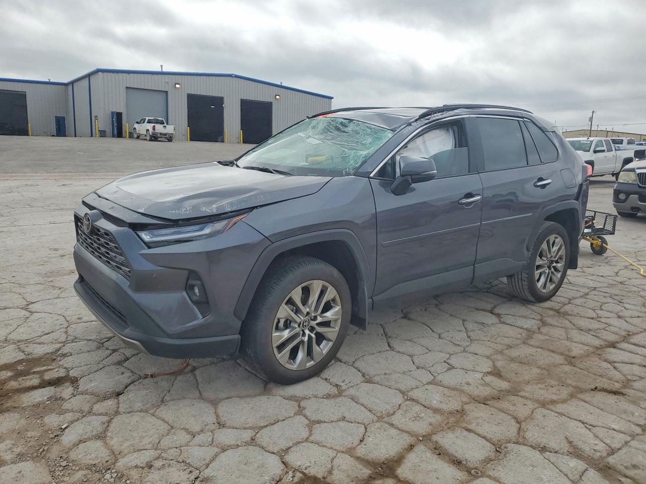 Salvage Toyota RAV4 Image