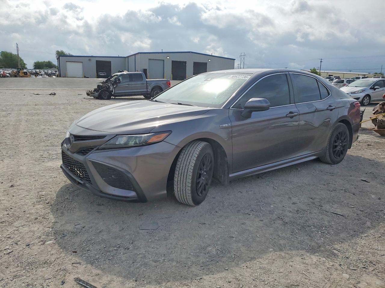 Salvage Toyota Camry Image