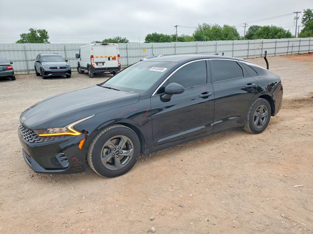 Salvage Kia K5 Image
