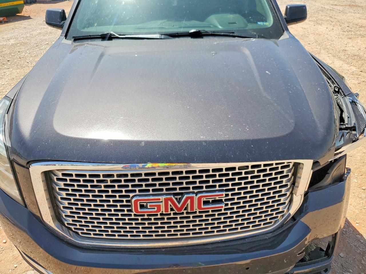 GMC Yukon Denali