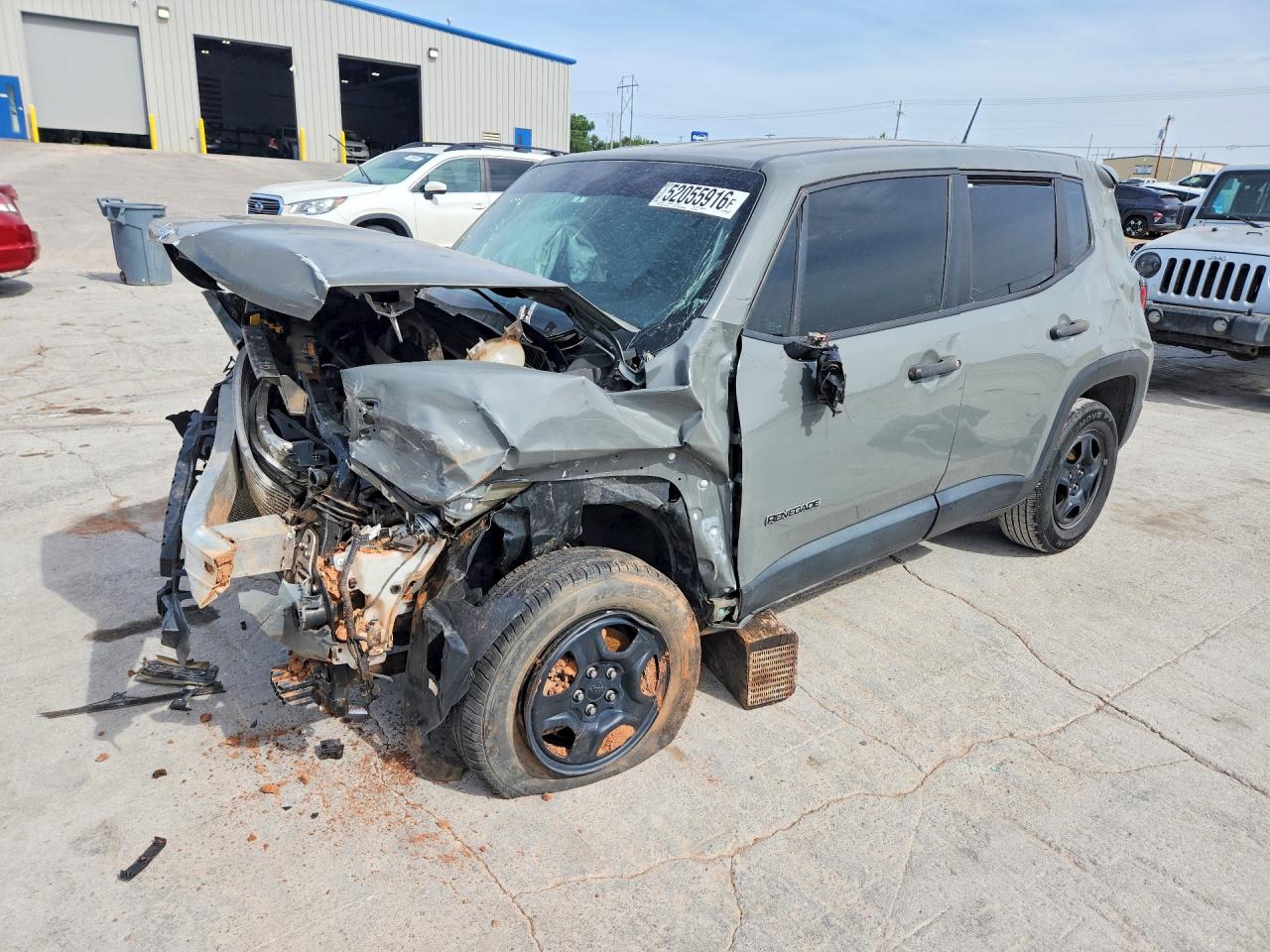 Salvage Jeep Renegade Image