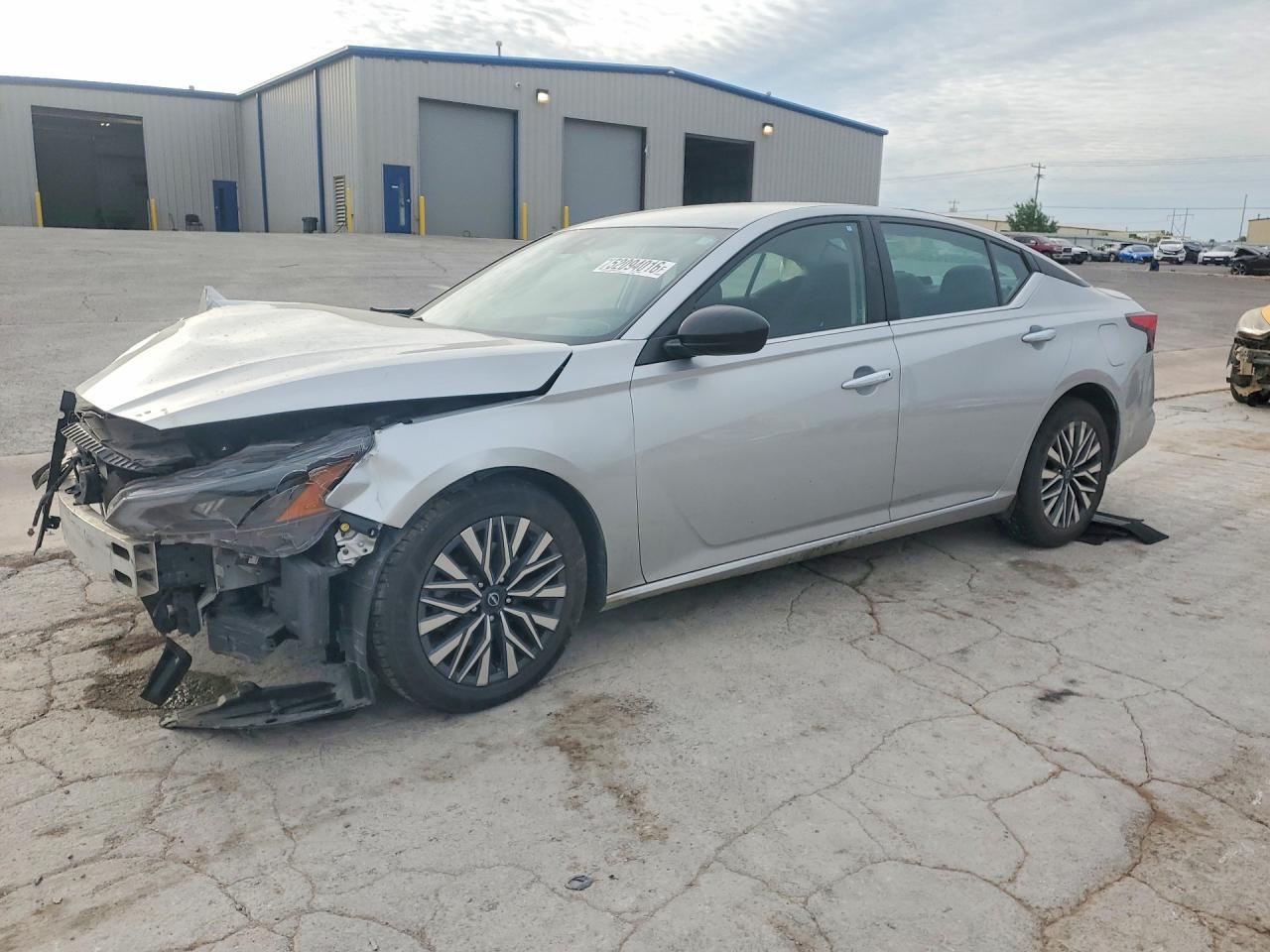Salvage Nissan Altima Image