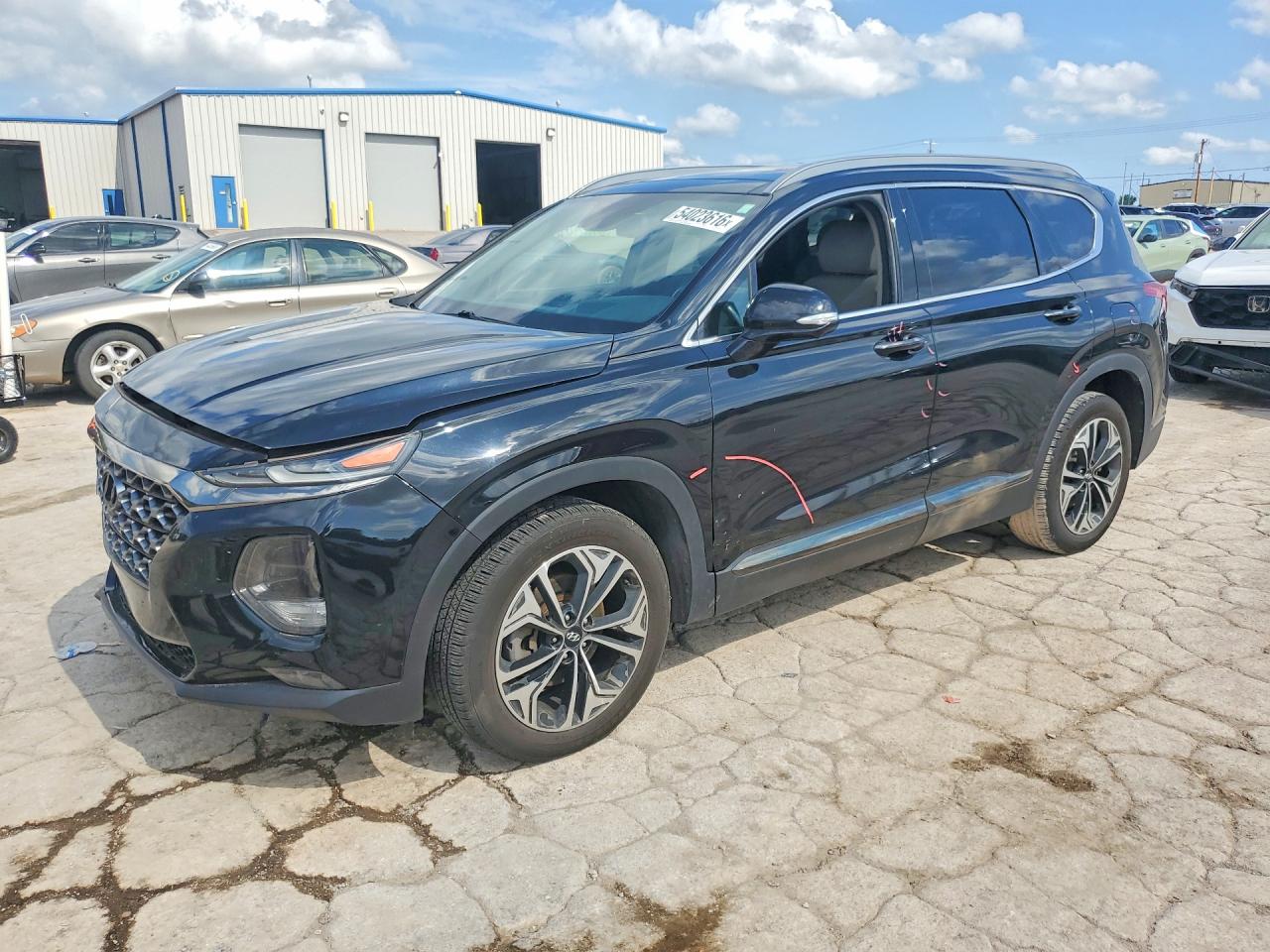 Salvage Hyundai SANTA FE Image