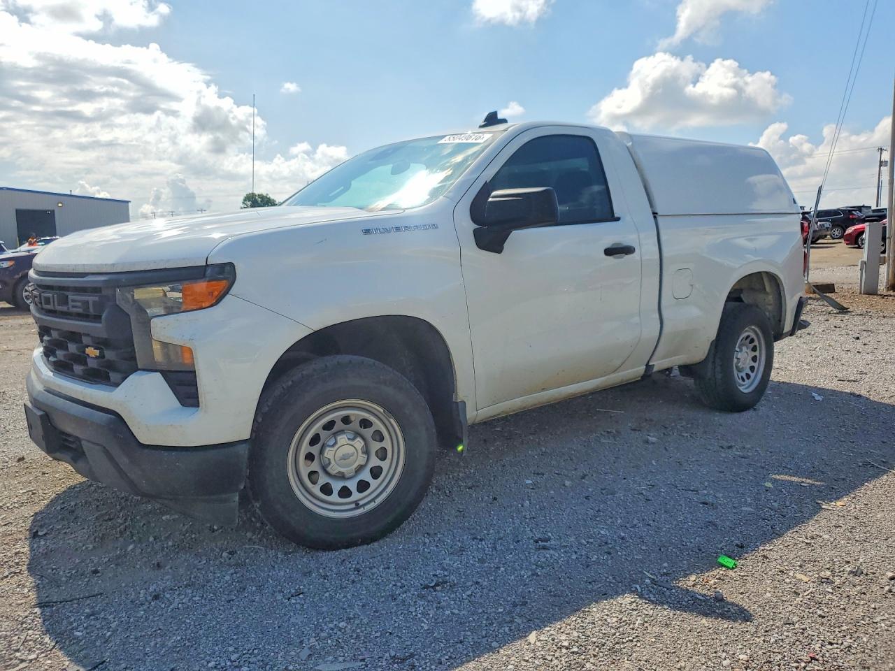 Salvage Chevrolet Silverado Image