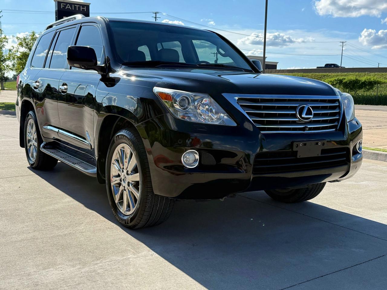 Salvage Lexus Lx570 Image