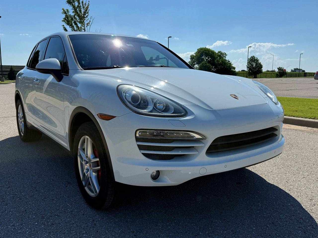 Salvage Porsche Cayenne Image