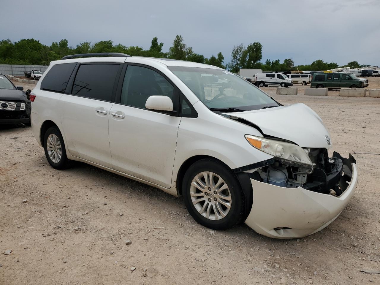 Toyota Sienna Xle 8-passenger