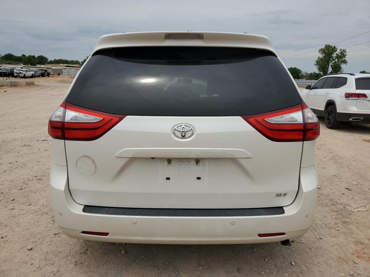 Toyota Sienna Xle 8-passenger