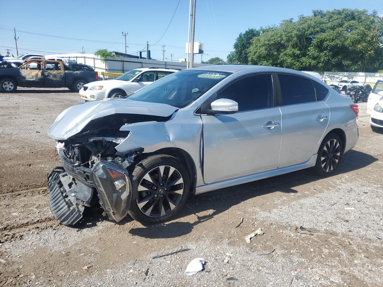 Salvage Nissan Sentra Image