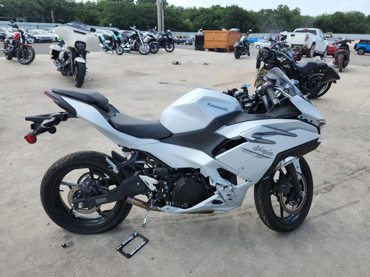 Salvage Kawasaki Ex500 H Image