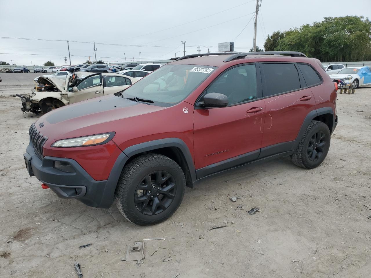 Salvage Jeep Cherokee Image