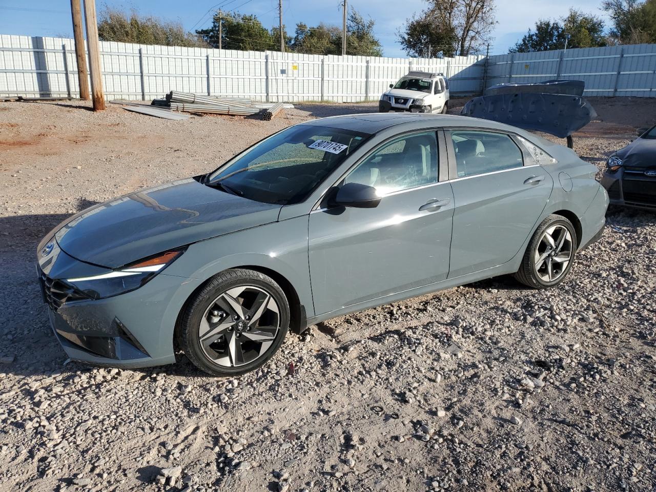 Salvage Hyundai ELANTRA Image