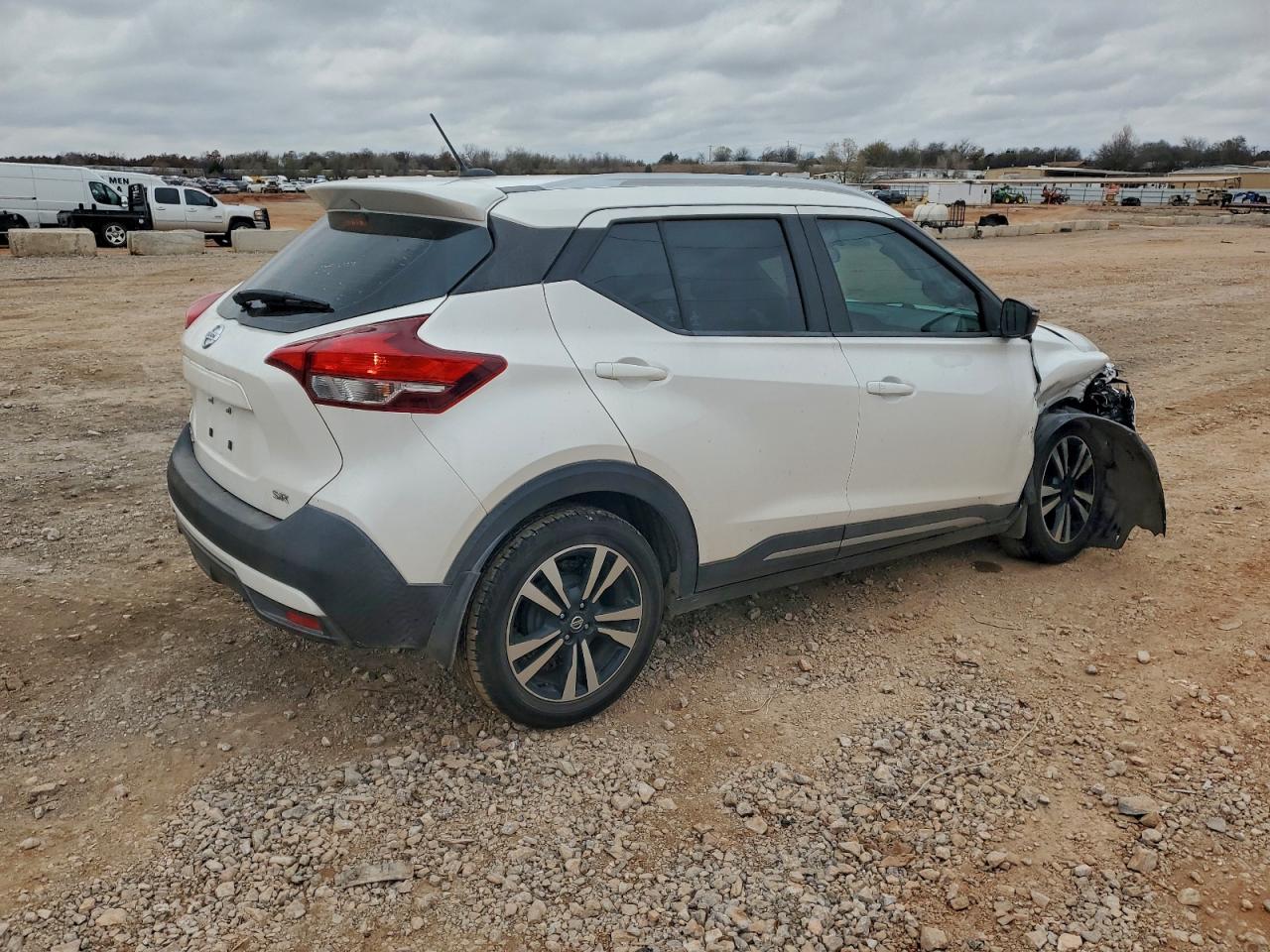 Nissan Kicks S
