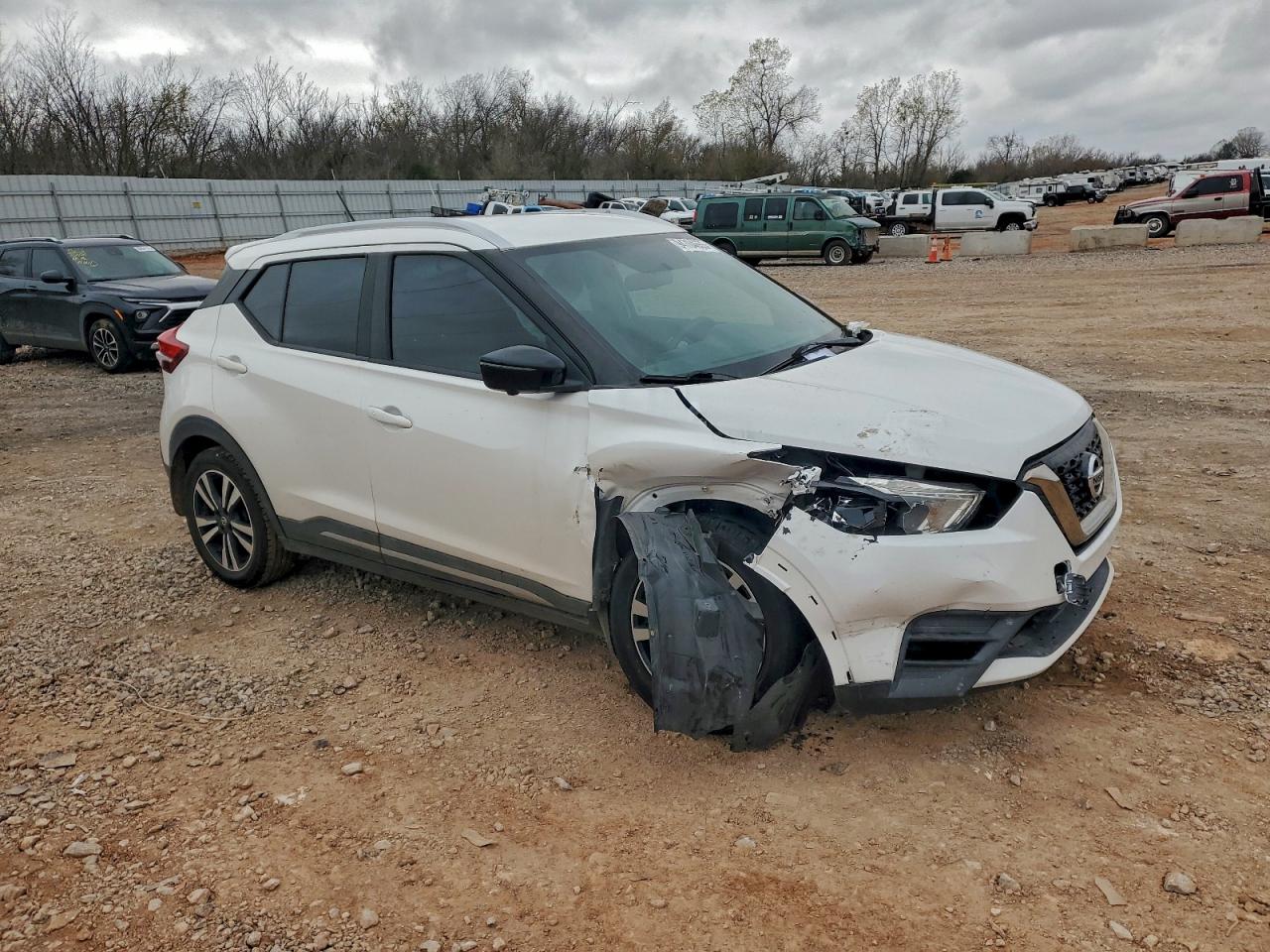 Nissan Kicks S