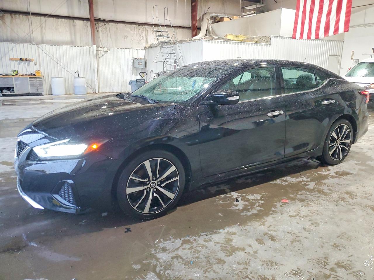 Salvage Nissan Maxima Image