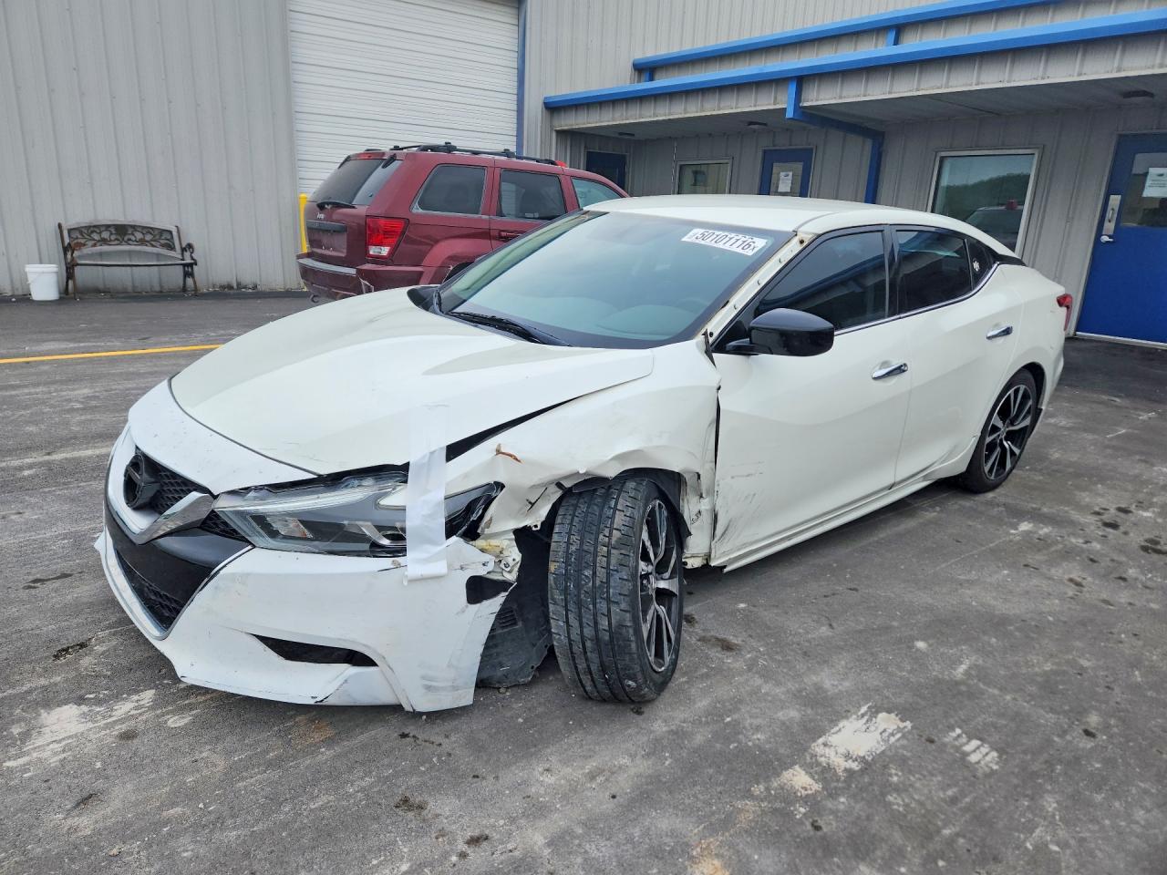Salvage Nissan Maxima Image