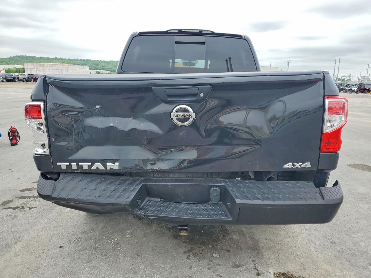 Nissan Titan S