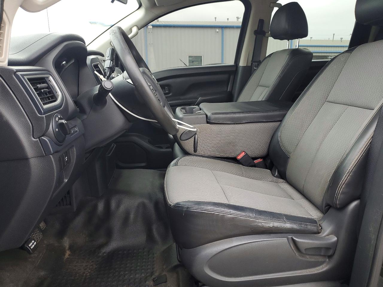 Nissan Titan S