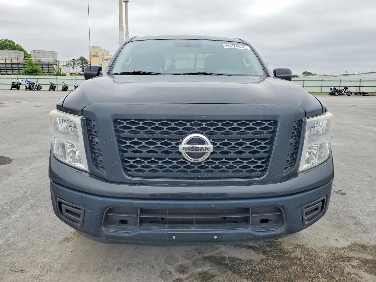 Nissan Titan S