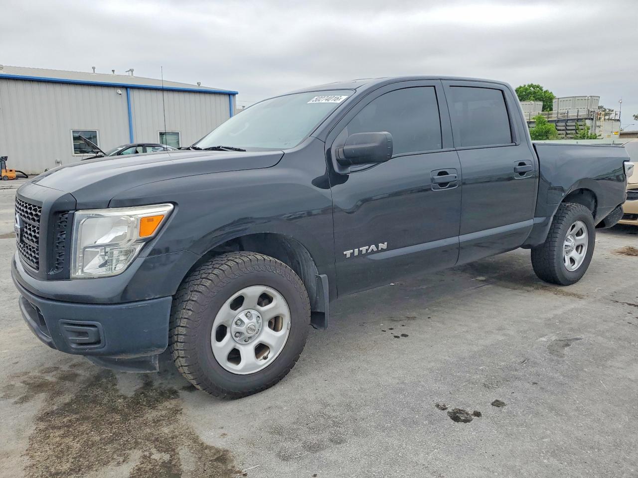 Salvage Nissan Titan Image