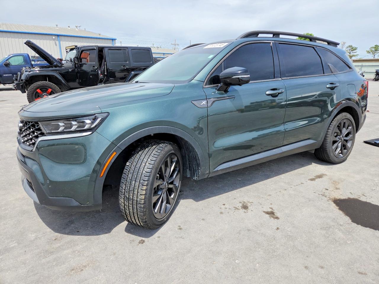 Salvage Kia Sorento Image