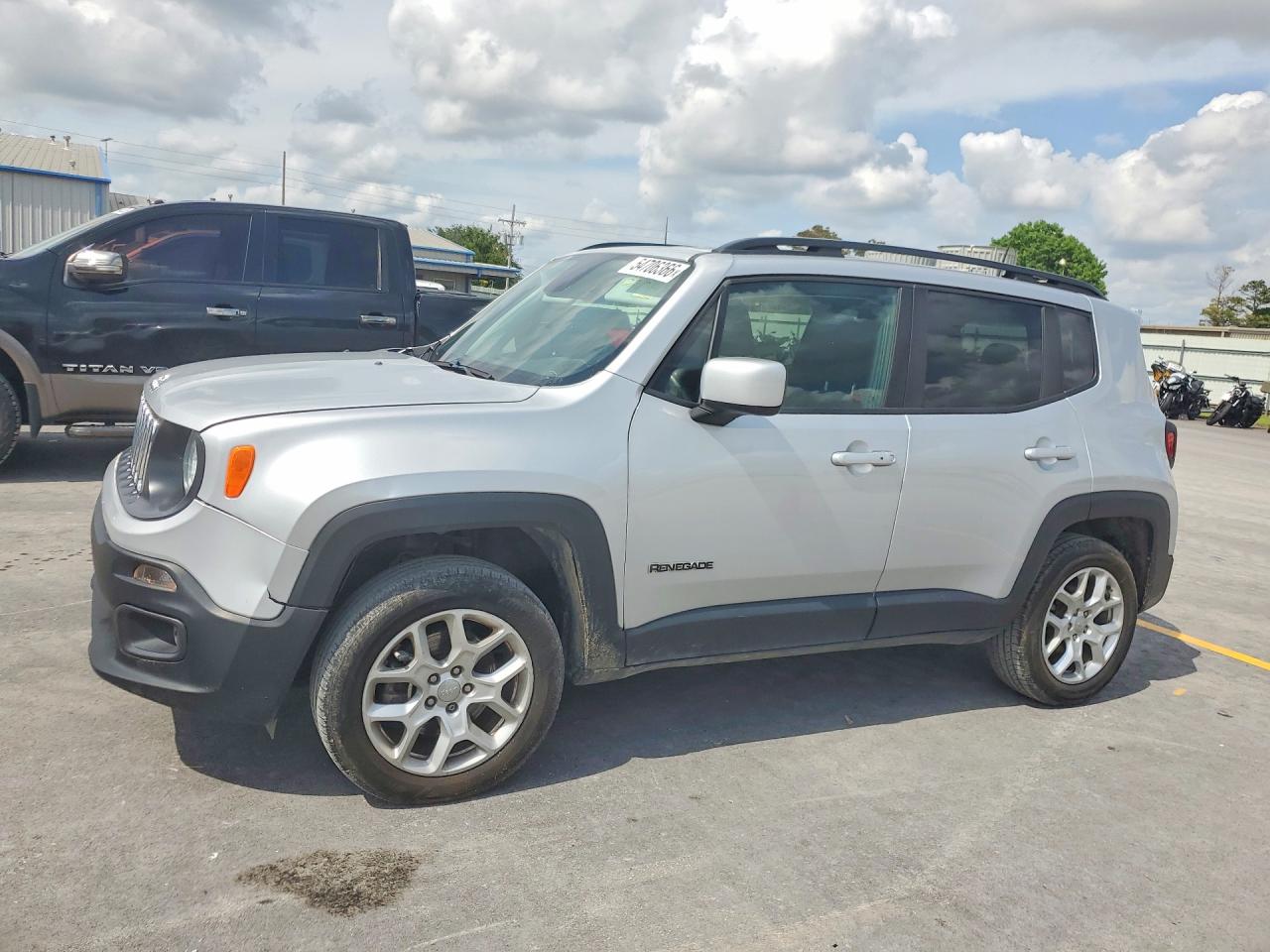 Salvage Jeep Renegade Image