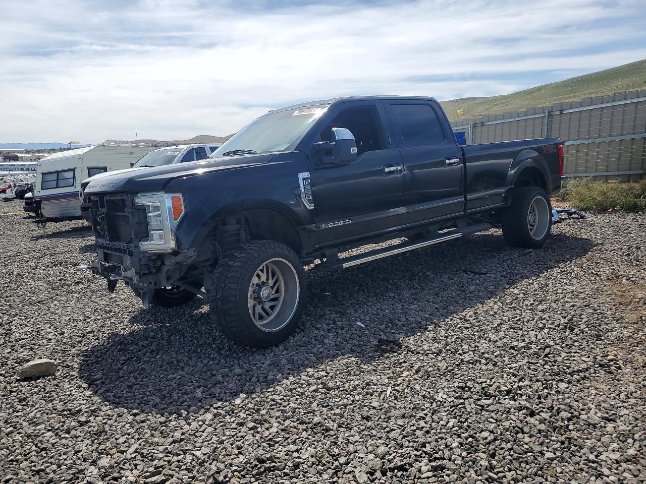 Salvage Ford F-350 Image