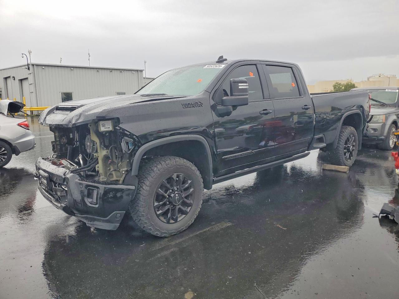 Salvage Chevrolet Silverado Image