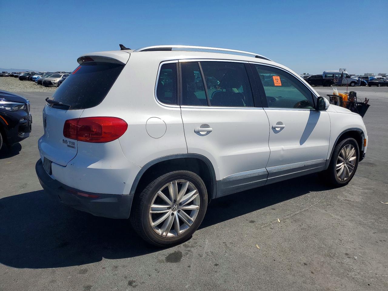 Volkswagen Tiguan S
