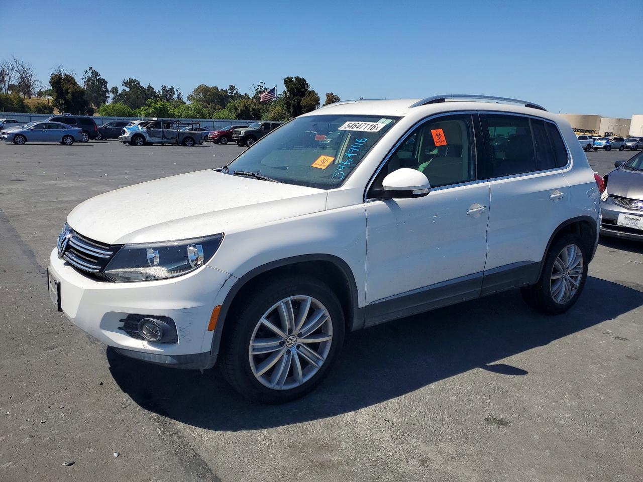 Salvage Volkswagen Tiguan Image