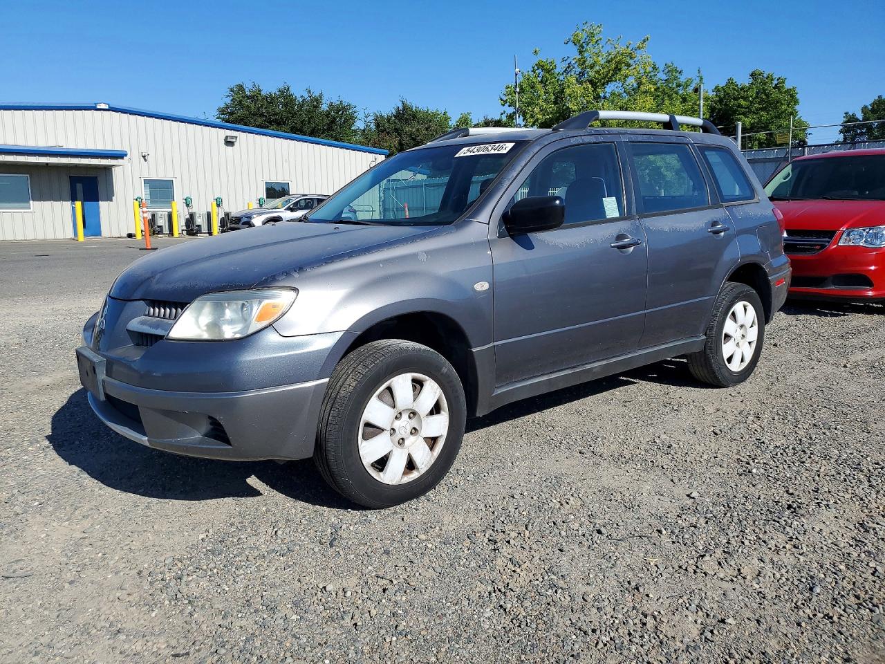 Salvage Mitsubishi Outlander Image