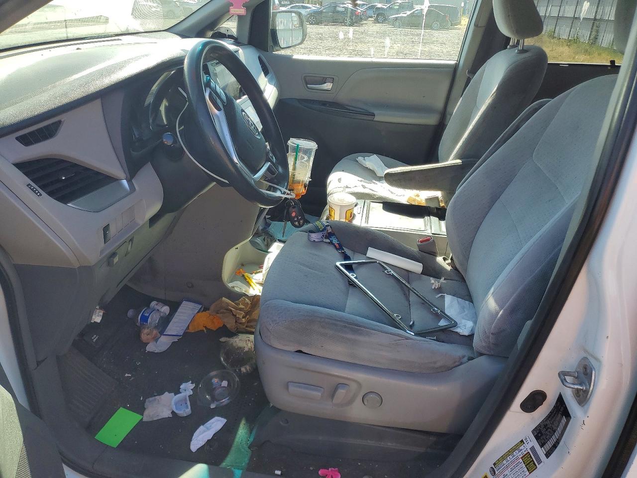 Toyota Sienna Le