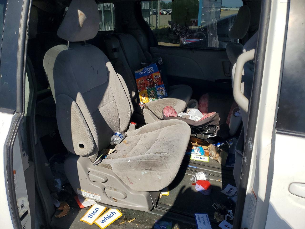 Toyota Sienna Le