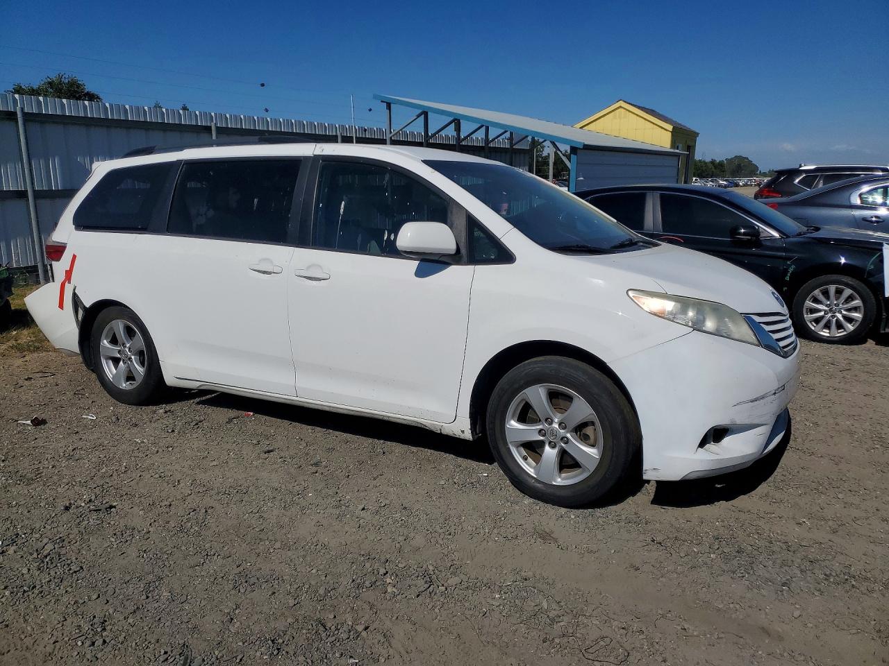Toyota Sienna Le