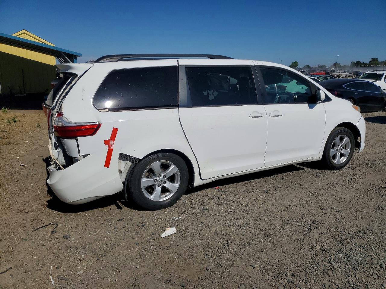 Toyota Sienna Le