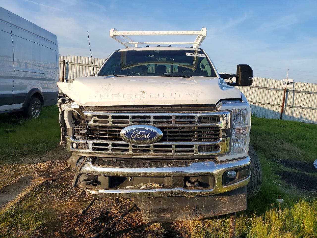 Ford F-350 Super Duty