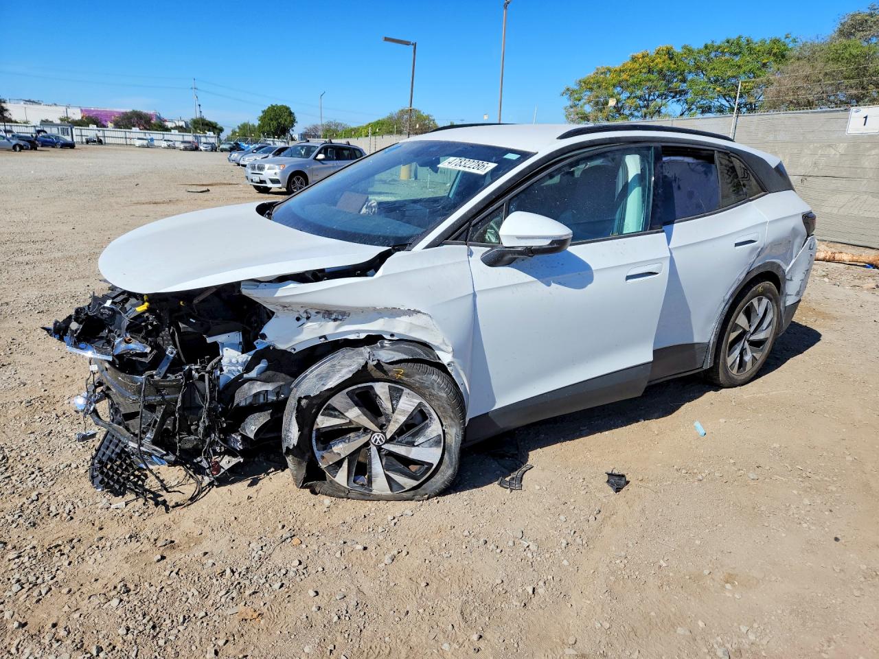 Salvage Volkswagen ID.4 Image