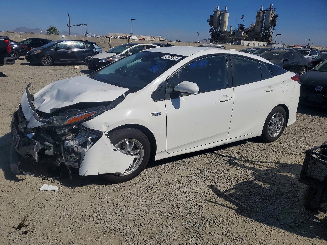 Salvage Toyota Prius Image