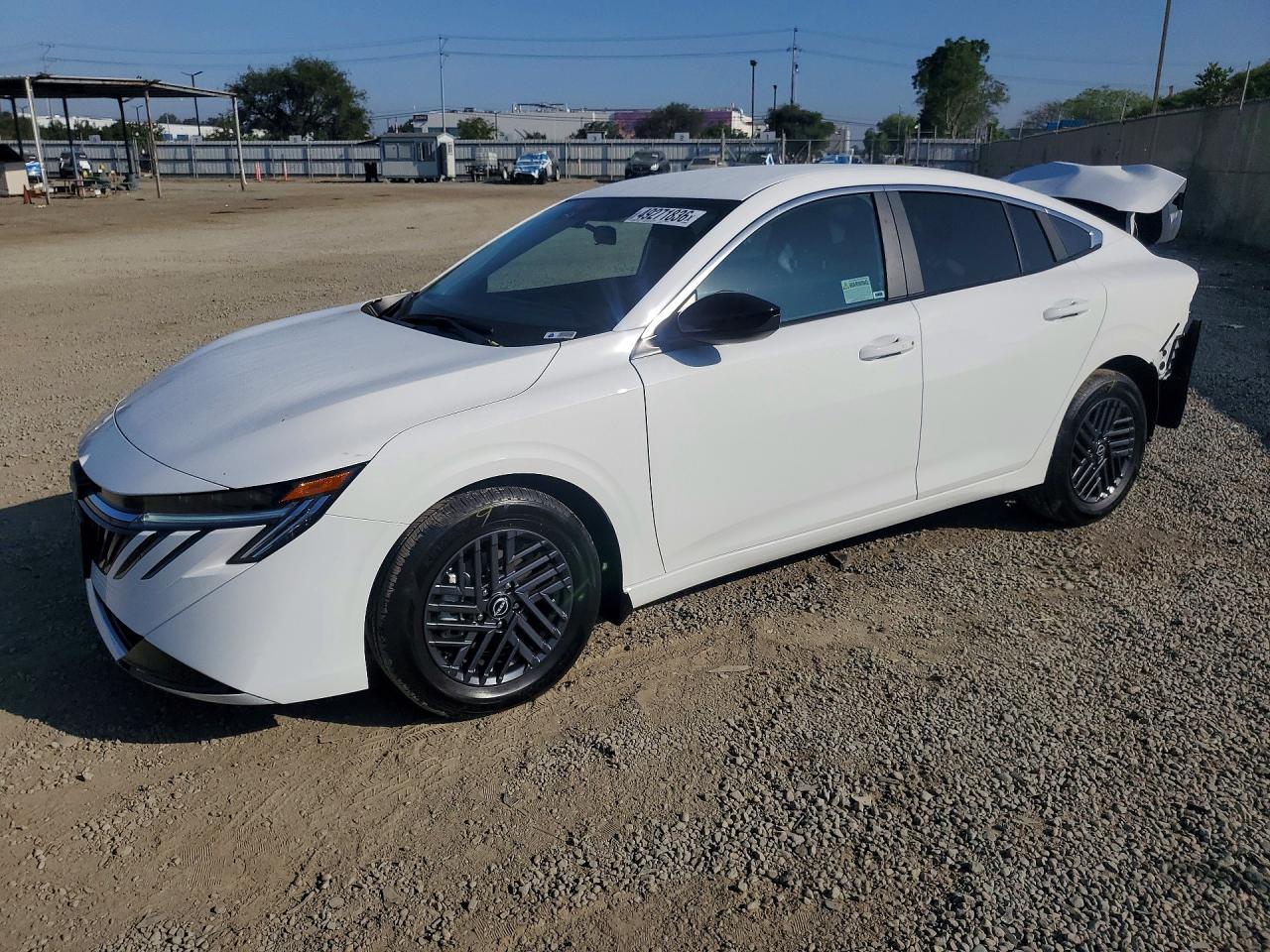 Salvage Nissan Sentra Image