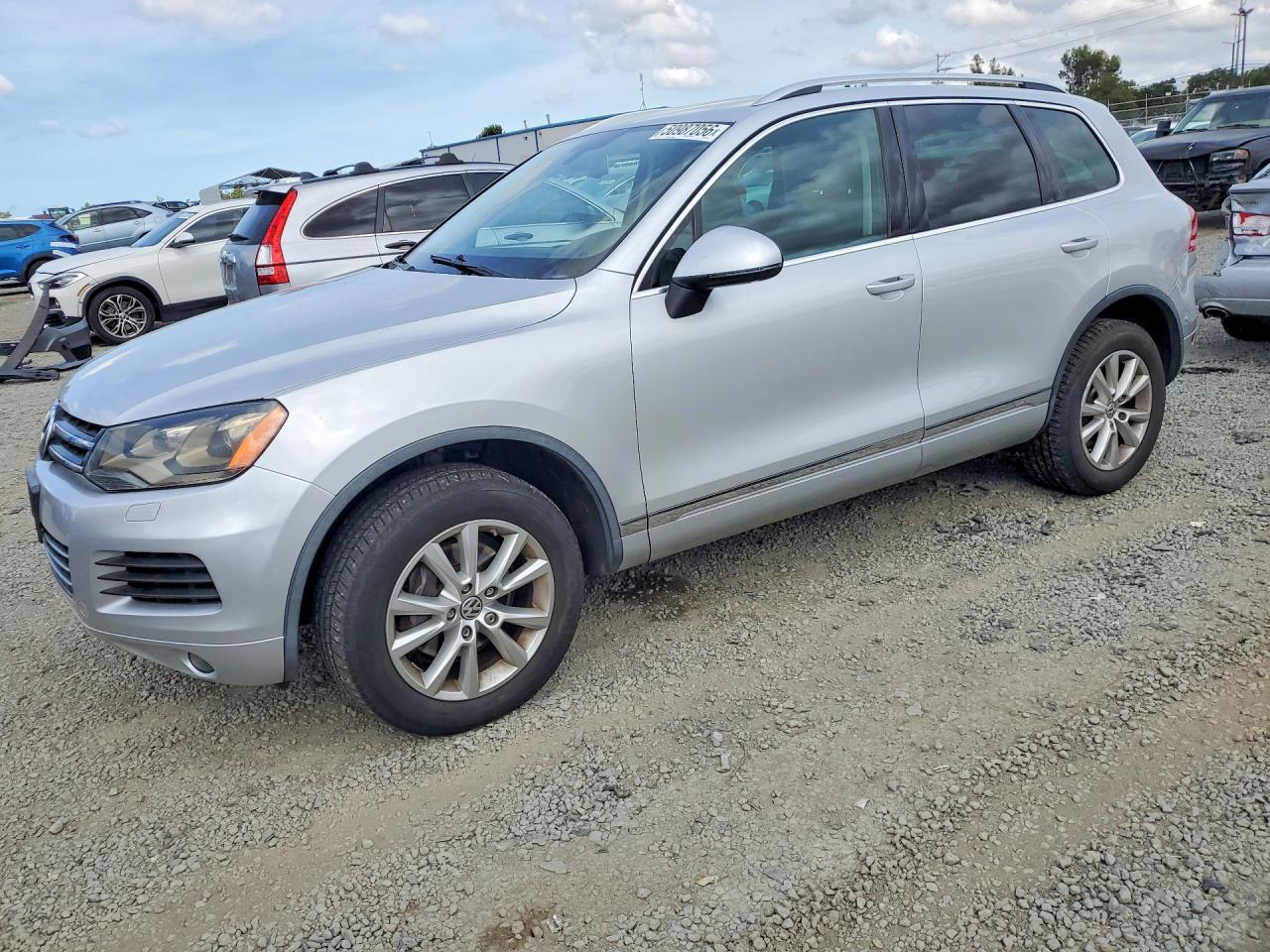 Salvage Volkswagen Touareg Image
