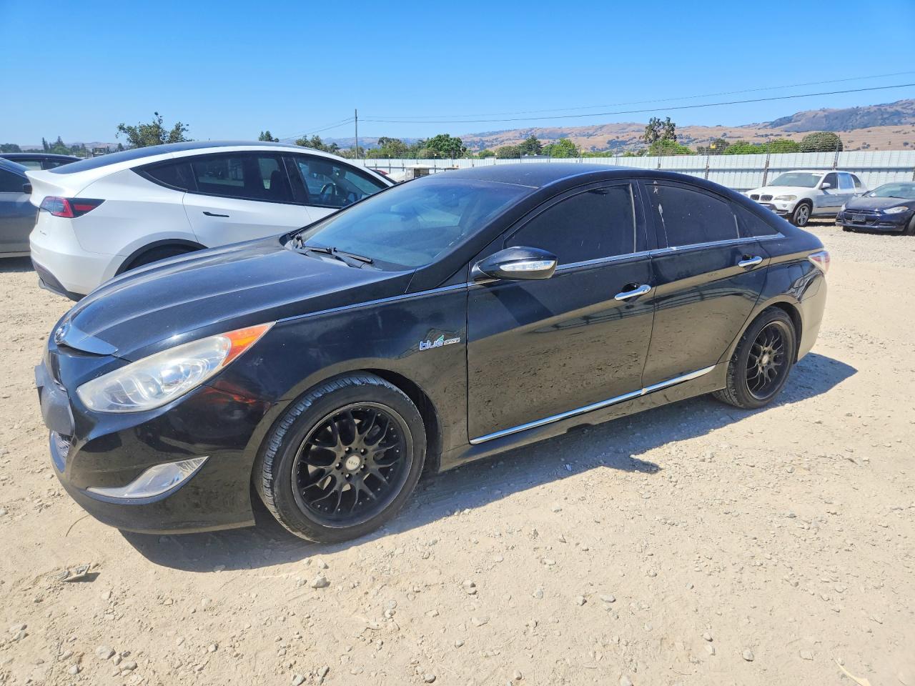 Salvage Hyundai SONATA Image